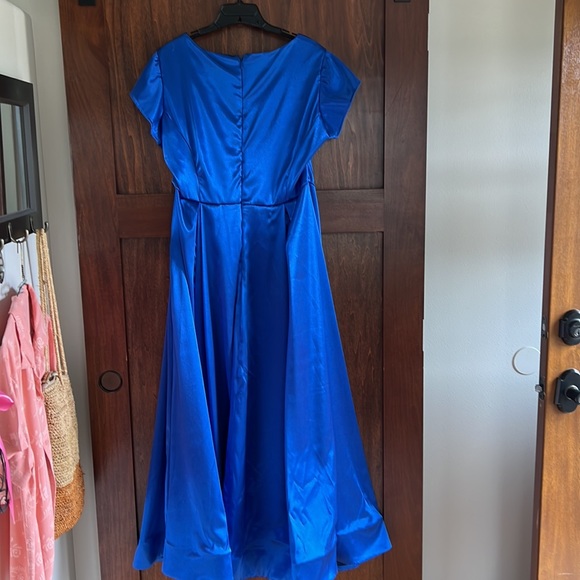 Royal Blue Prom/formal - Picture 6 of 10